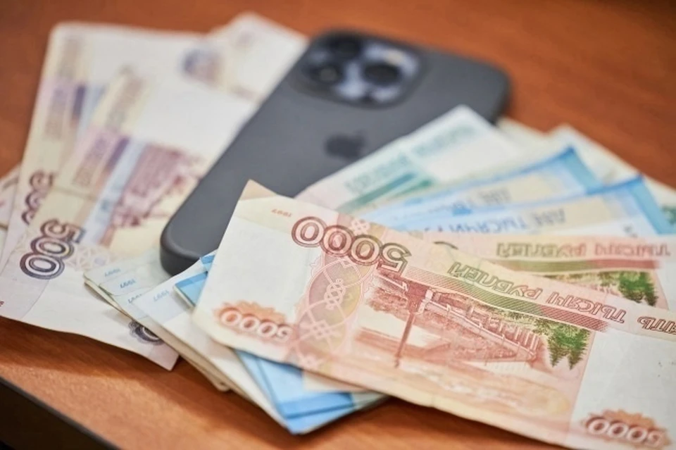 Кировчанка перевела мошенникам 4,4 млн рублей, чтобы получить 2 млн