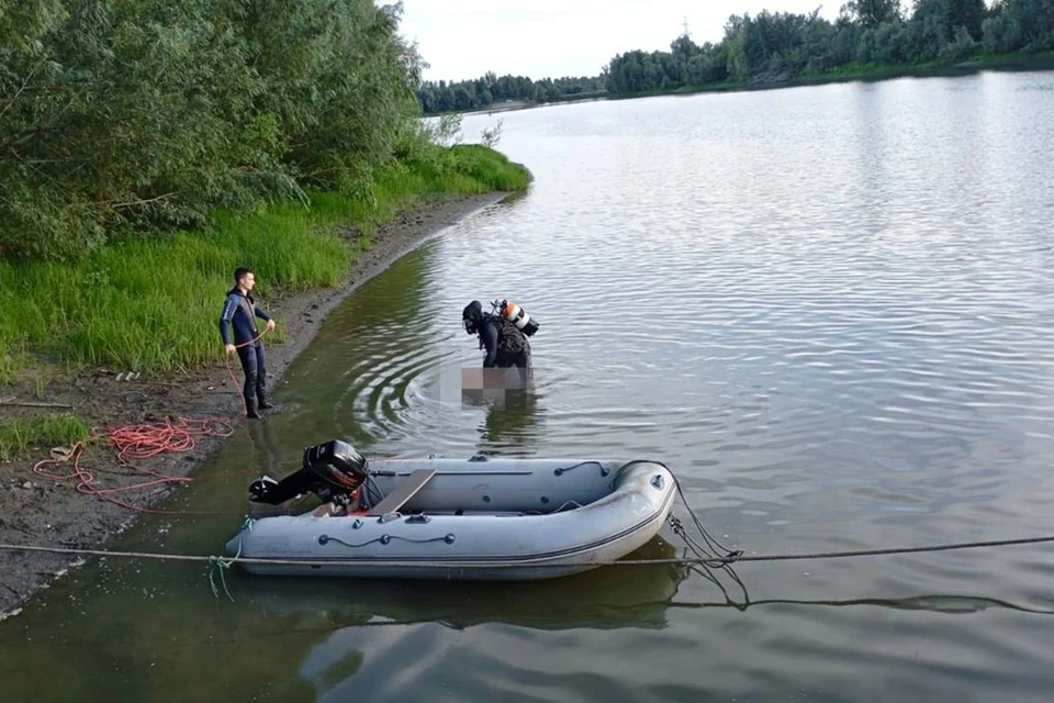 5 августа на протоке Оби в Затоне водолазы извлекли тело мужчины