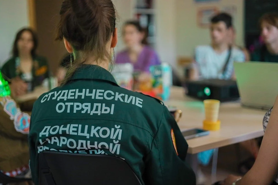 Студотряды ДНР приступили к работе в больнице Макеевки. Фото: Студотряды ДНР