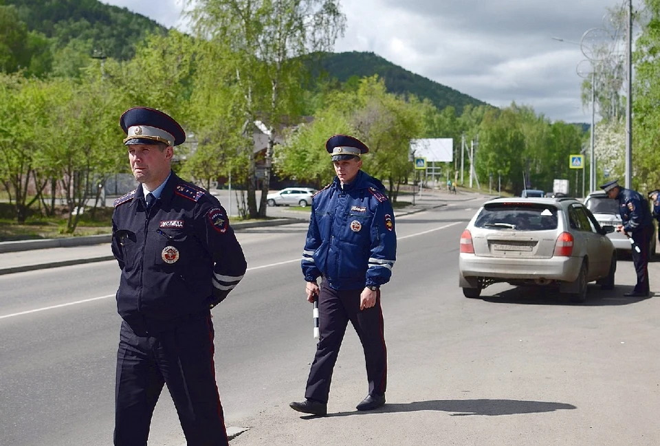 Красноярец заметил любителя нетрезвой езды и позвонил на «синюю линию»