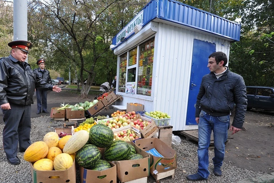Несанкционированные торговые точки закрывают в Хабаровске