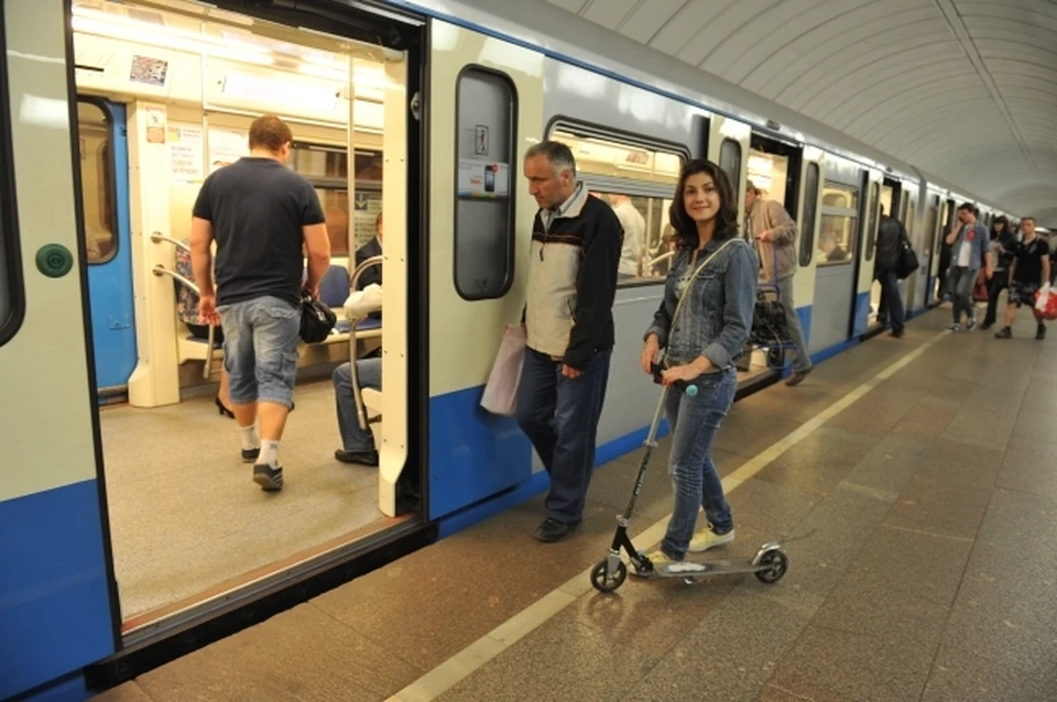 Запрещено кататься на СИМ в метро и переходах.