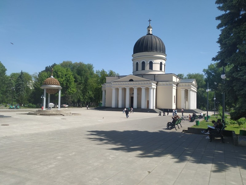 Осталось "убить" церковь, и страна вообще превратится в пустыню. Фото: "КП"