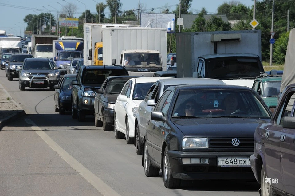 ДТП случилось на пути к аэропорту Кольцово