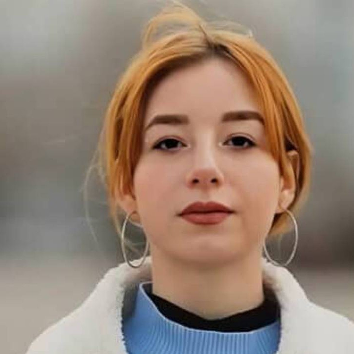 рыжая с плоской грудью 