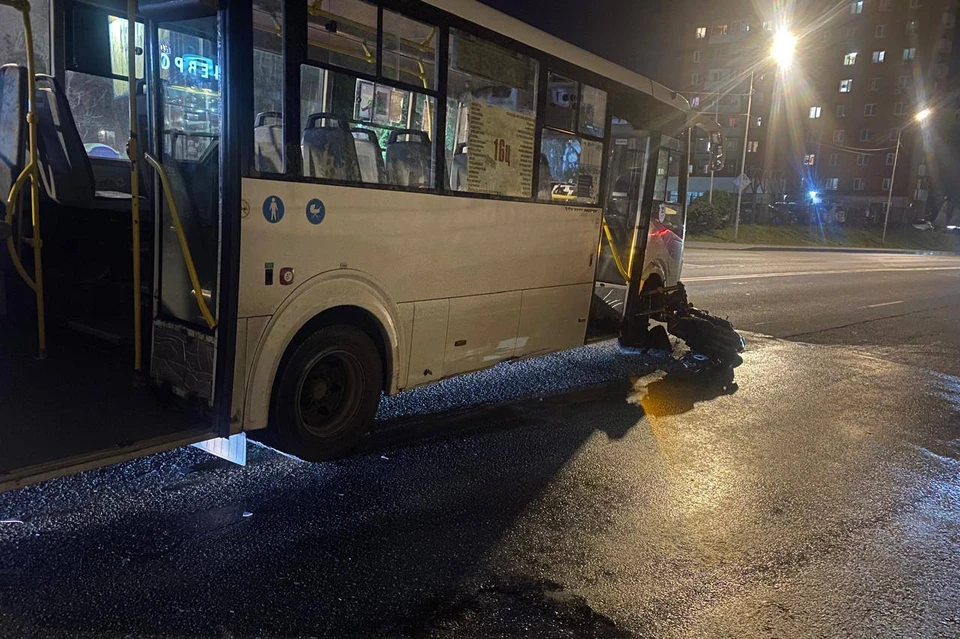 Стаж вождения мужчины - два года.