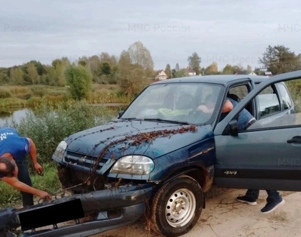 В Барятинском районе легковушка съехала в водохранилище