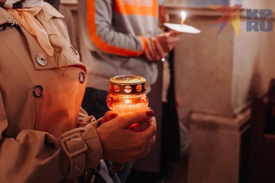 В Оренбурге почтили память погибших и возложили цветы к памятнику пострадавшим от радиационных воздействий.