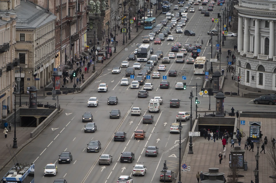 В Петербурге ограничат транспортное движение из-за проведения женского форума.