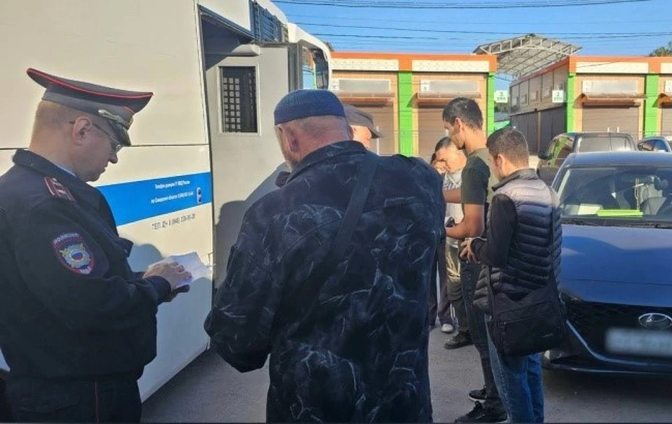 13 человек, которые не состоят на воинском учете, доставили в военные комиссариаты.