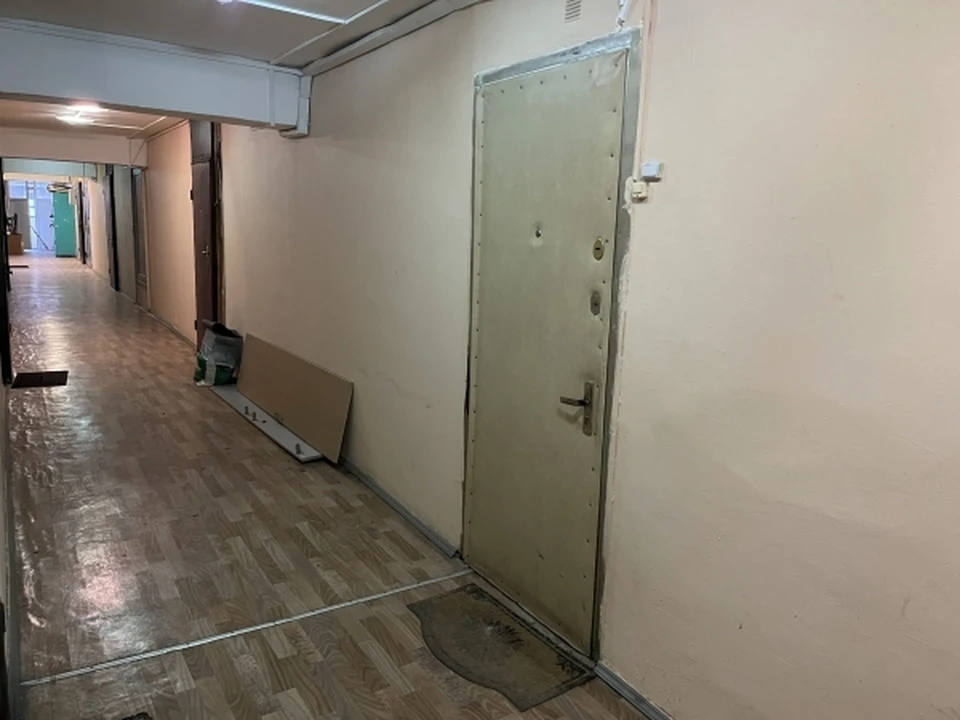 Проводятся следственные действия и судебные экспертизы с целью установления всех обстоятельств преступления