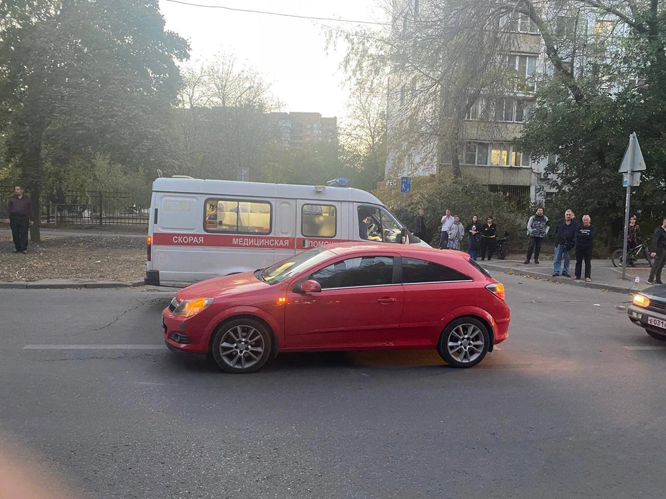 В Ростове под колесами автомобиля едва не погиб ребенок. Фото: управление ГАИ по Ростовской области