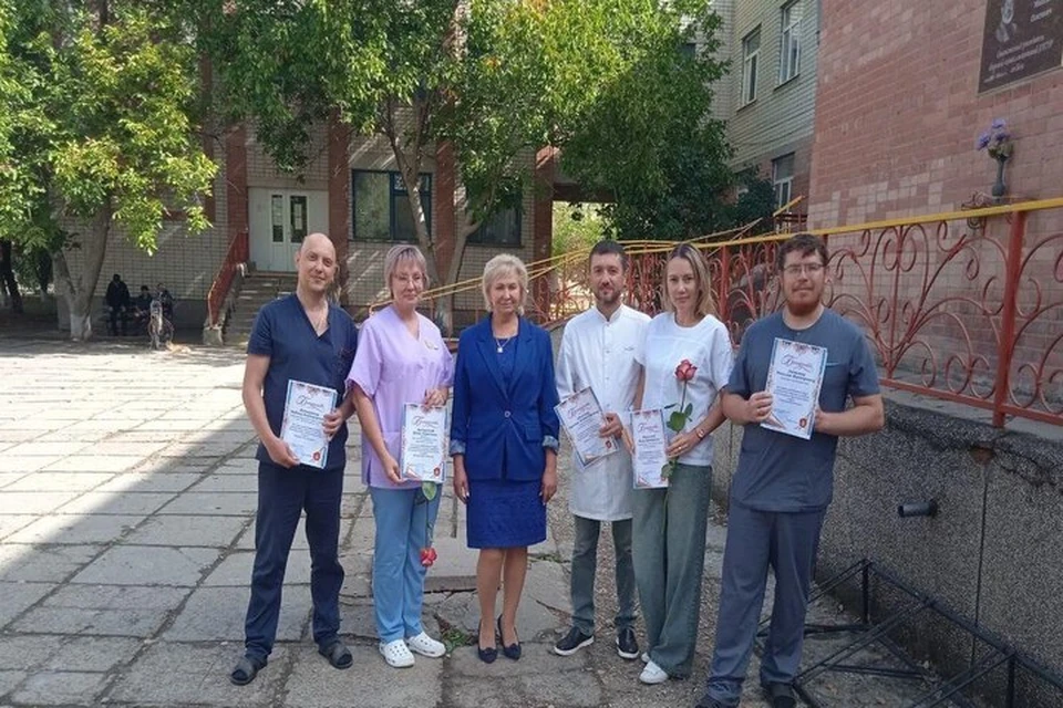 Девятой бригаде медиков, прибывших в Каланчакскую больницу Херсонской области из Мордовии, вручили благодарности за работу. ФОТО: минздрав ХО