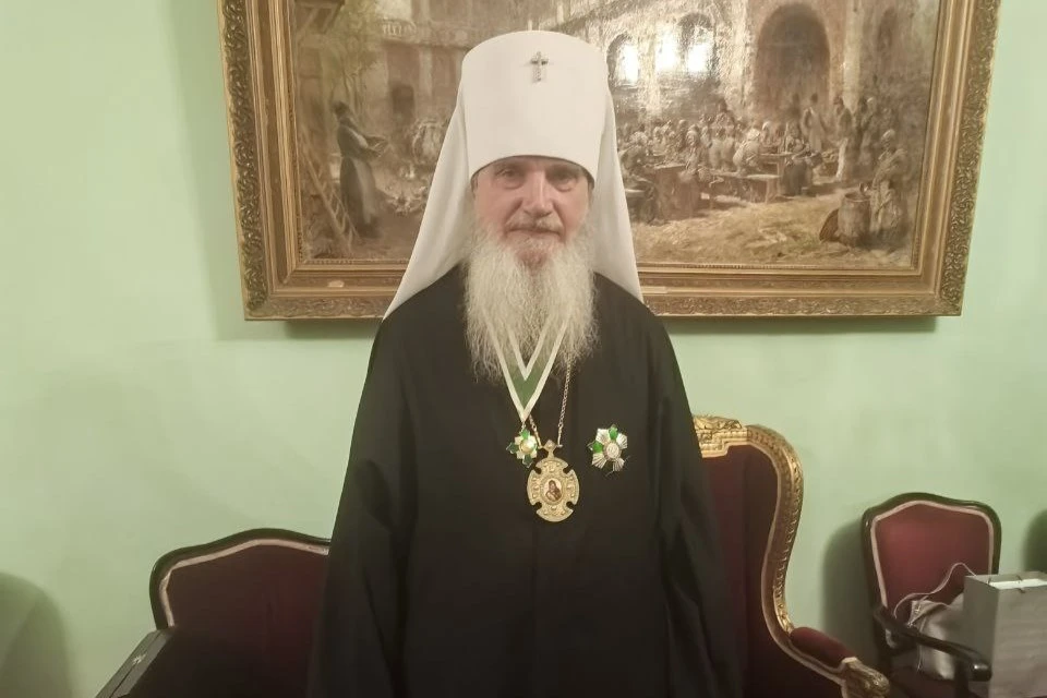 Священнослужителя удостоили наградой за архипастырский труд и служение Церкви. Фото: ТГ-канал "Оренбург православный"