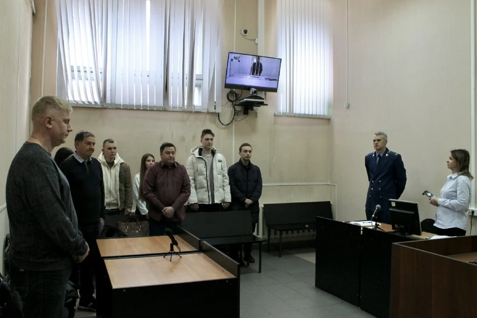 Новосибирский суд смягчил приговор за организацию незаконной миграции. Фото: Новосибирский областной суд.