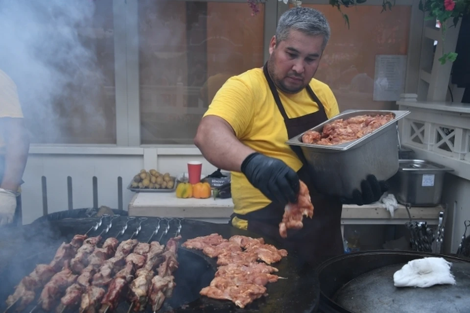 От жареного мяса вечером лучше отказаться