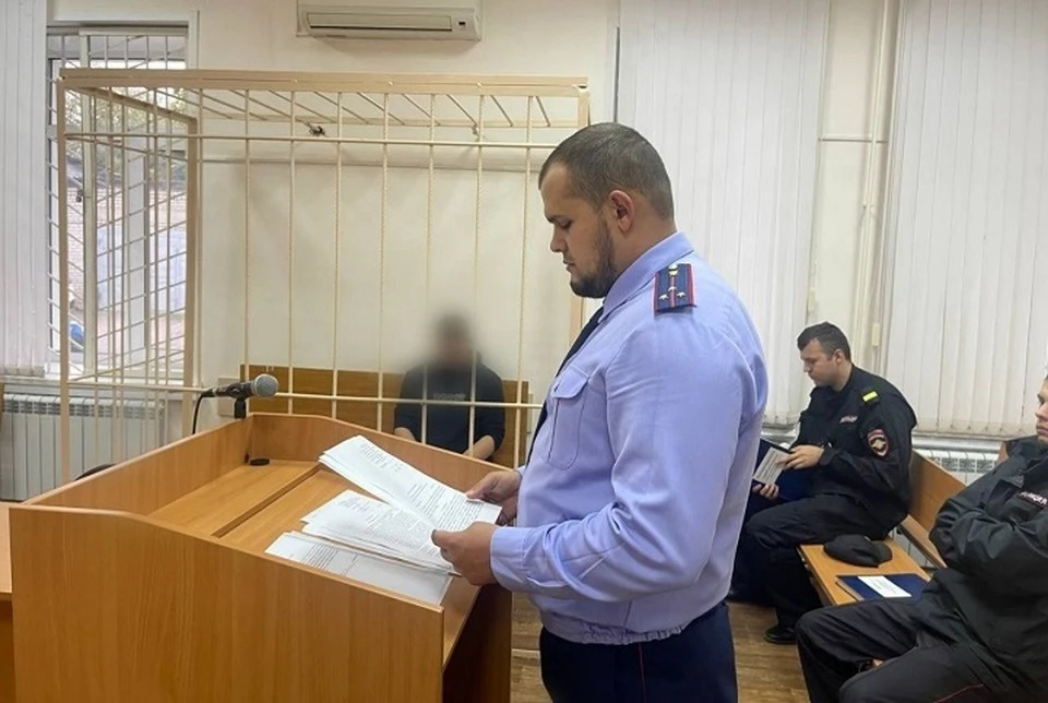 В Угличе толпа школьников четыре часа мучила подростка в квартире