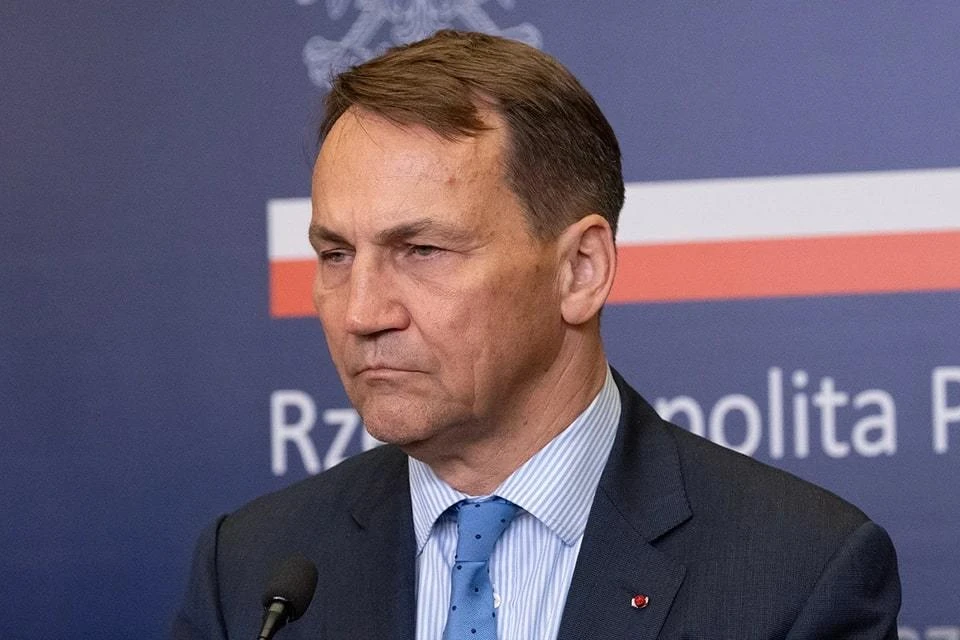 Сикорский: Американская база ПРО в Польше предназначена для уничтожения ракет РФ