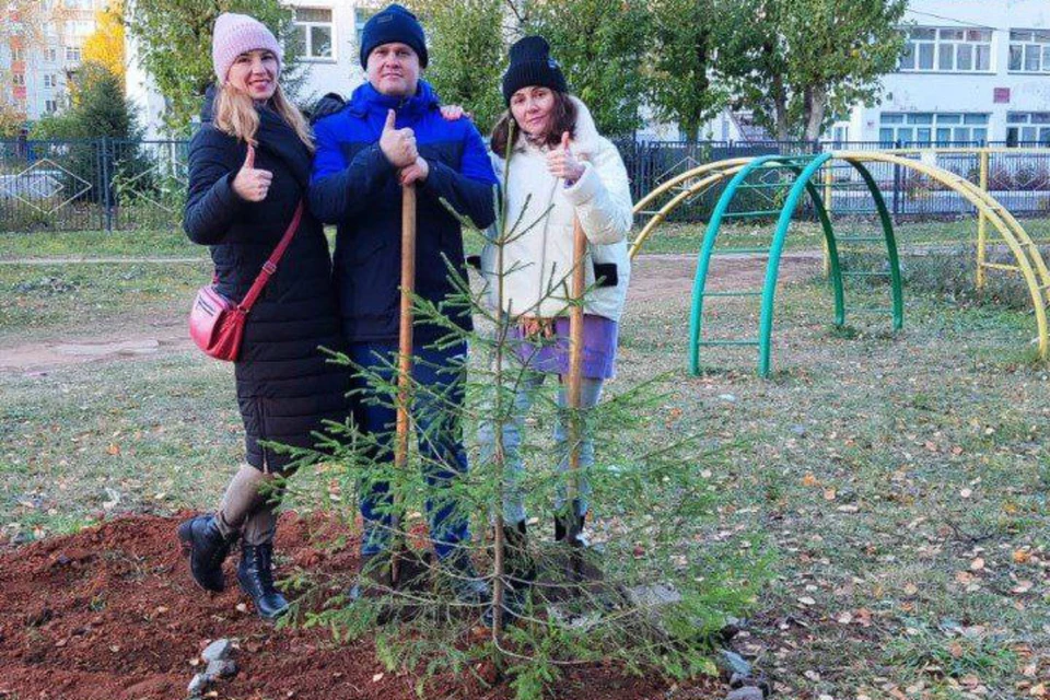 Посадки проводятся в рамках ежегодной акции. Фото: t.me/minecology43