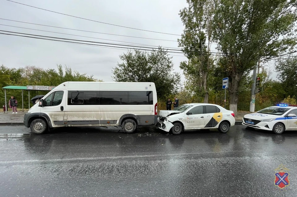 В ДТП пострадали люди.