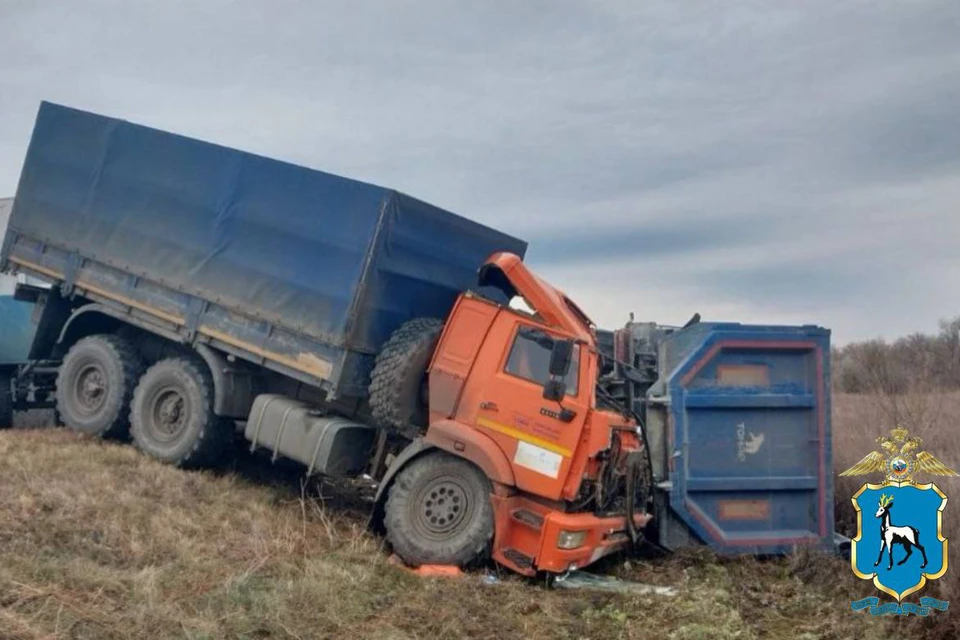 В результате столкновения водитель КамАЗа скончался на месте происшествия