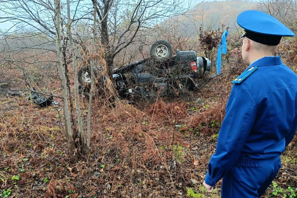 По предварительной информации, водитель Mitsubishi Pajero не справился с управлением.