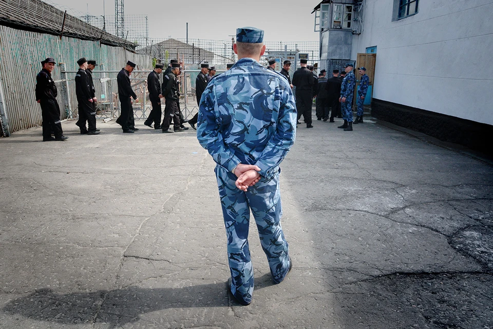 В соцсетях появилась информация о том, что из СИЗО Барнаула сбежал опасный рецидивист.