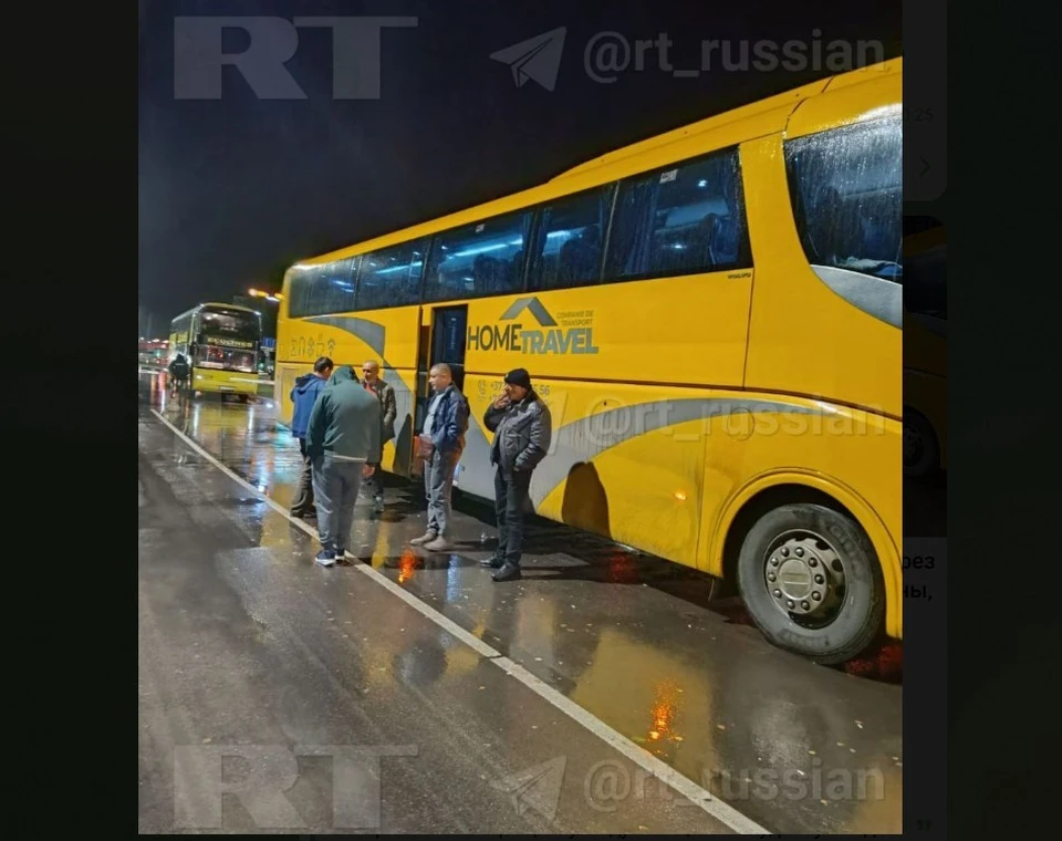 Автобусы с гражданами Молдовы Латвия разворачивает обратно в Россию. Фото: RT