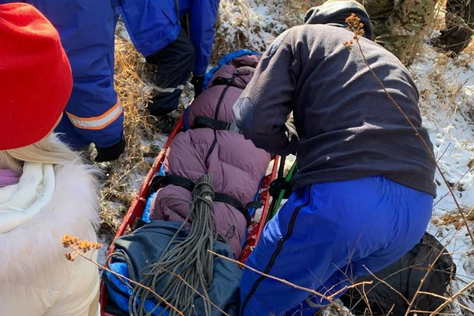 73-летней пенсионерке стало плохо во время похода в Шелеховском районе. Фото: пожарно-спасательная служба Иркутской области.