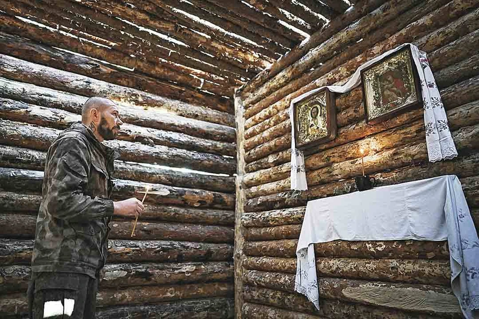 Солдаты в зоне СВО верят в себя, опыт командиров и в помощь высших сил. Фото: Станислав КРАСИЛЬНИКОВ/РИА Новости