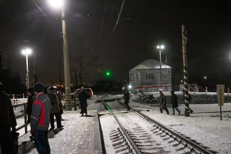 Семь остановок на маршруте кемеровской электрички стали ярче. Фото - ЗСЖД.