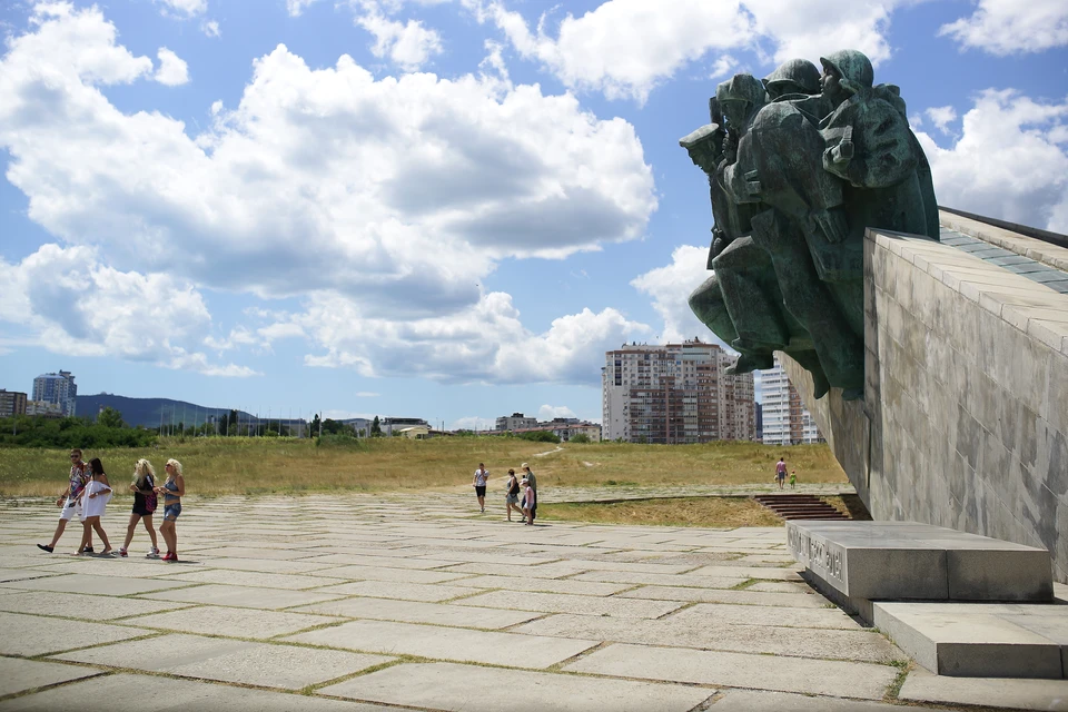 Мемориал "Малая Земля".