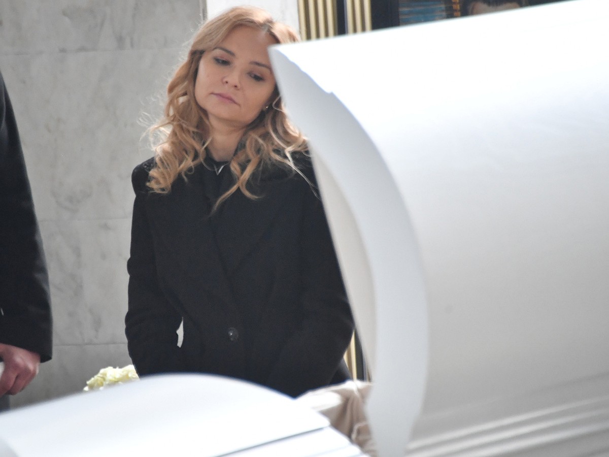 Порно сақталған әйел Секс ойыншықтары