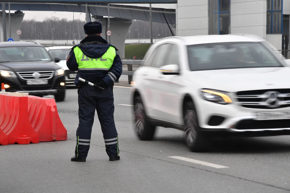 Правонарушитель, управляя автомобилем марки ВАЗ 2110, неоднократно превышал допустимую скорость движения.