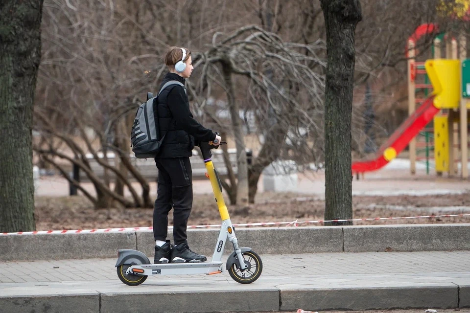 Более 60 млн километров проехали жители и гости Петербурга на электросамокатах за восемь месяцев.