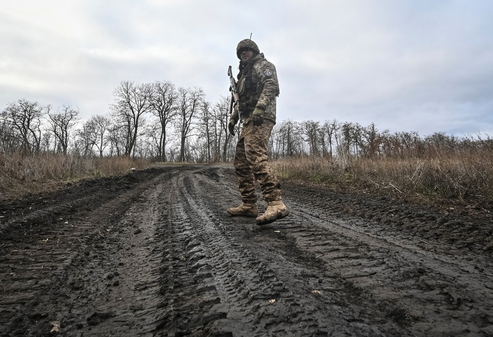 Болтовней о переговорах Киев усыпляет бдительность: Украина может готовить новую провокацию