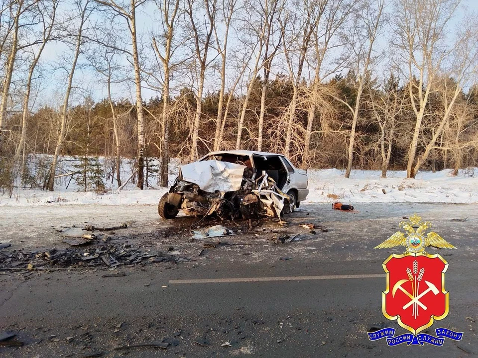 28-летний водитель ВАЗ-2115 при совершении обгона не убедился в безопасности маневра, выехал на полосу встречного движения и совершил столкновение с «Киа Церато». Фото: полиция Кузбасса