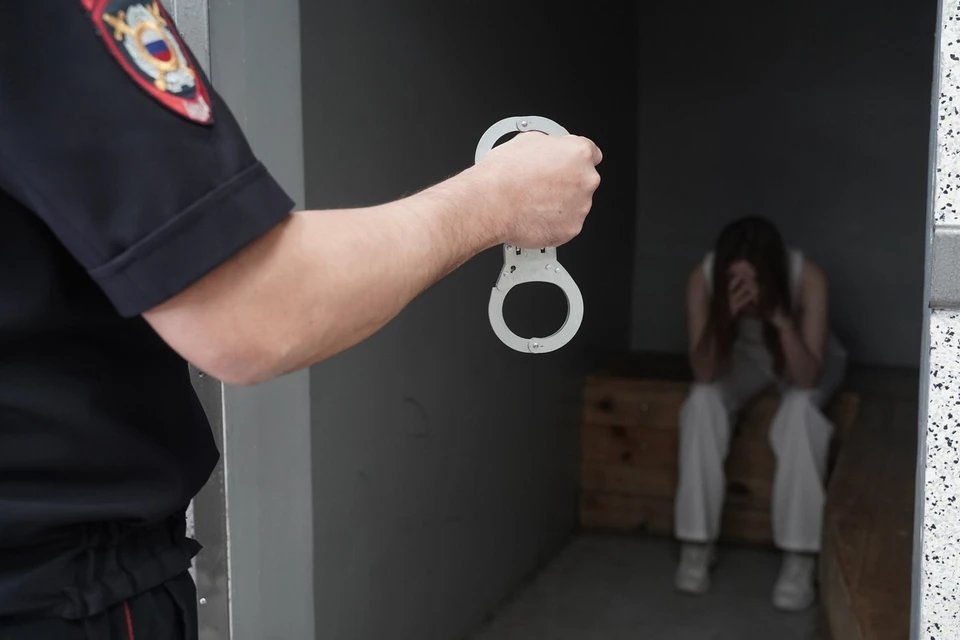 Подозреваемая сотрудничает со следствием