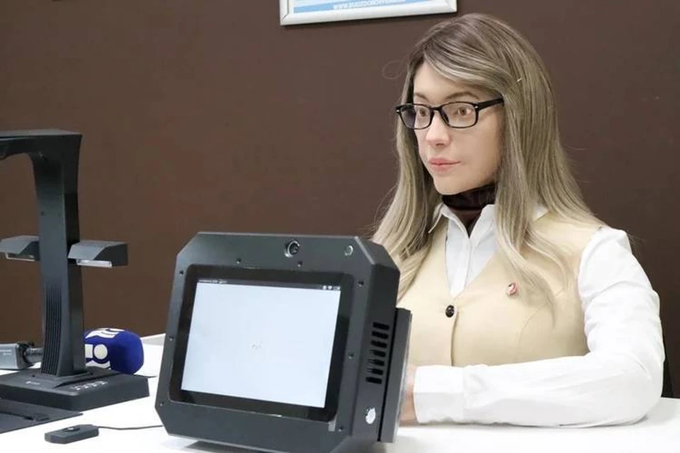 Робот по имени Вера работает в Пермском МФЦ.
