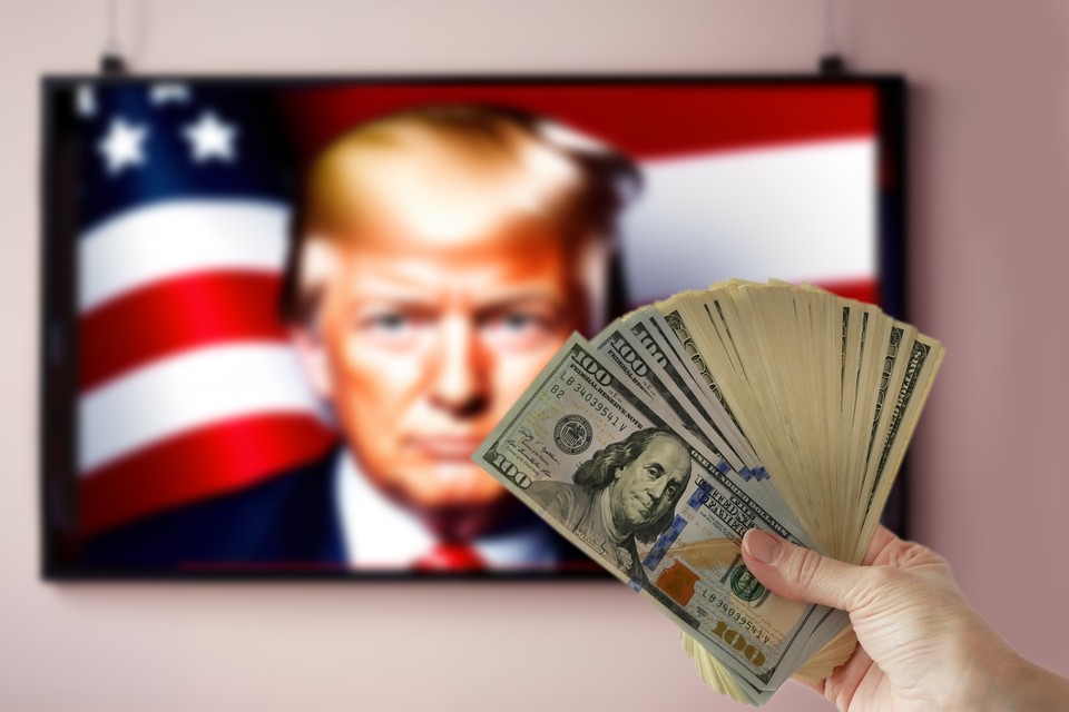 В США чуть не отправили правительство в бессрочный отпуск: Трампу это может навредить и помочь