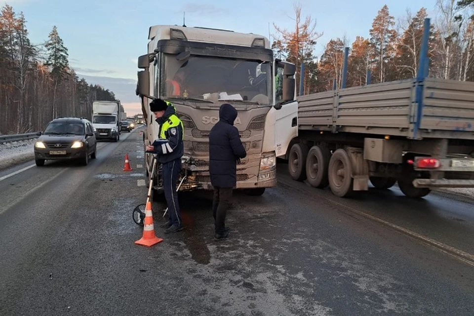 Авария случилась утром 24 декабря на 40-м километре ЕКАД. Фото: ГИБДД Свердловская область