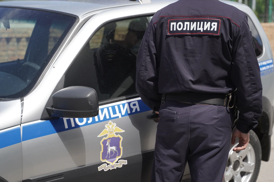Пенсионер бросил «коктейли Молотова» под полицейскую машину в Москве