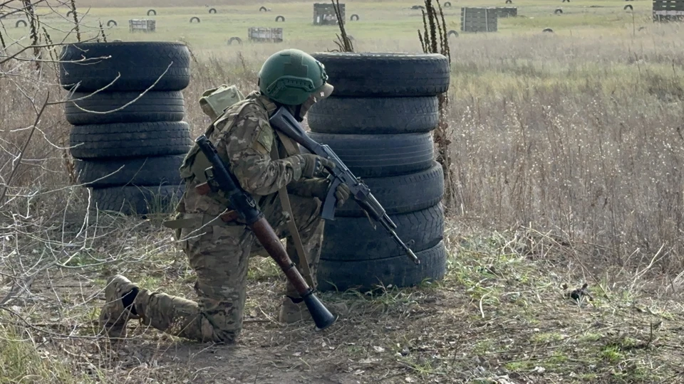 Военные саперы приступили к гуманитарному разминированию в Запорожской области