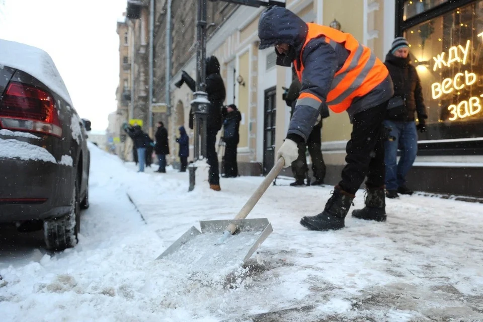 Больше всего нарушений по уборке снега и наледи выявили в Адмиралтейском районе Петербурга.