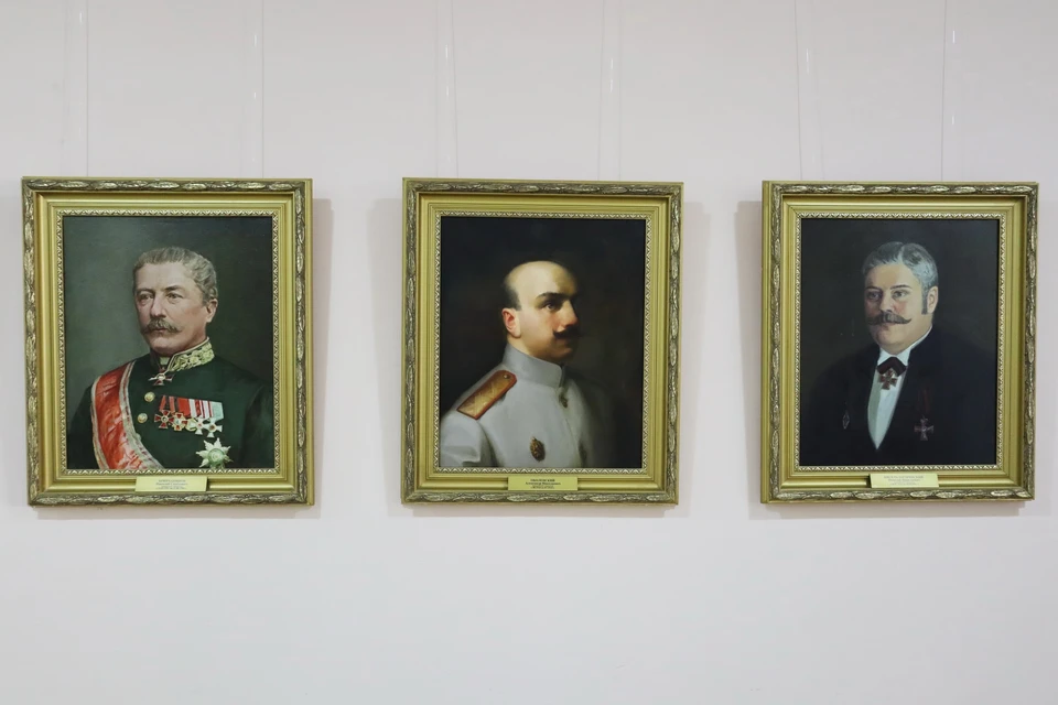 В выставку портретов рязанских губернаторов не включили Любимова и Малкова. Фото: Библиотека им. Горького.