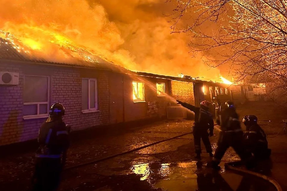 В Бердянске Запорожской области ликвидировали масштабный пожар. ФОТО: ГУ МЧС России по ЗО