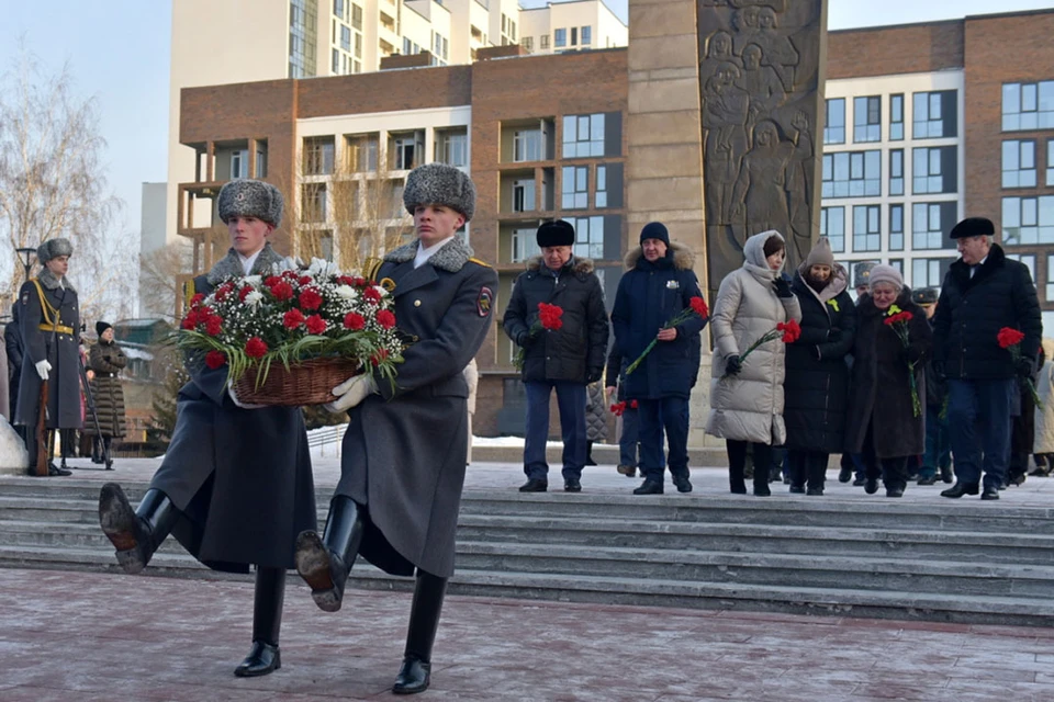 Памятная церемония возложения цветов