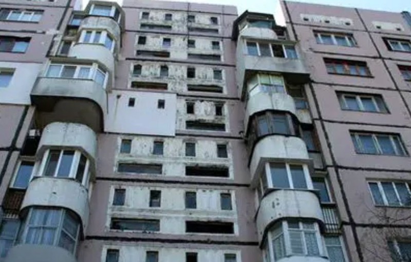 Пенсионер выпал с девятого этажа. Фото: соцсети