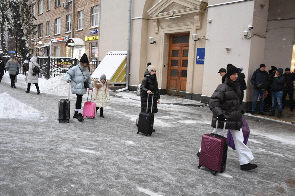 В Оренбург переехали 7 537 человек, а уехали отсюда 7 689 жителей