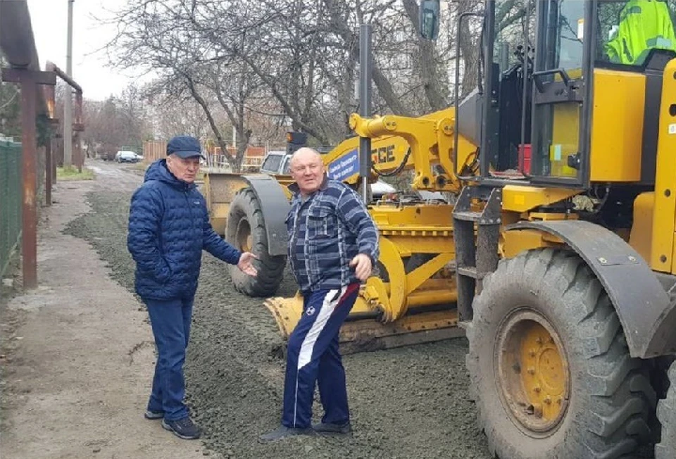 Для Токмакского и Пологовского округов Запорожской области приобрели 16 единиц коммунальной и дорожной техники. ФОТО: тг-канал Виктора Кувайцева